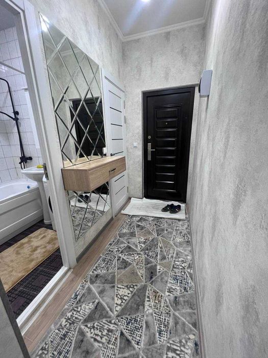 продам квартиру метро мирза улугбек 2/2/4 57000