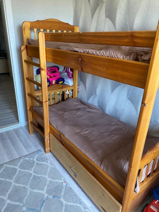 Двухярусная кровать