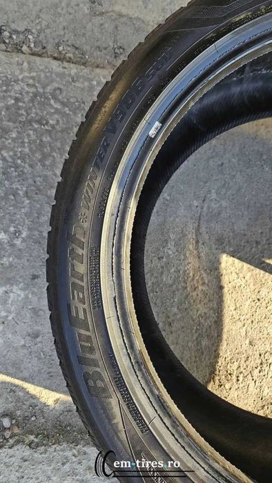 285/40 R22 • Iarna • Yokohama BluEarth Winter V906 110W | 2 buc | DOT 2023 | Pret/buc