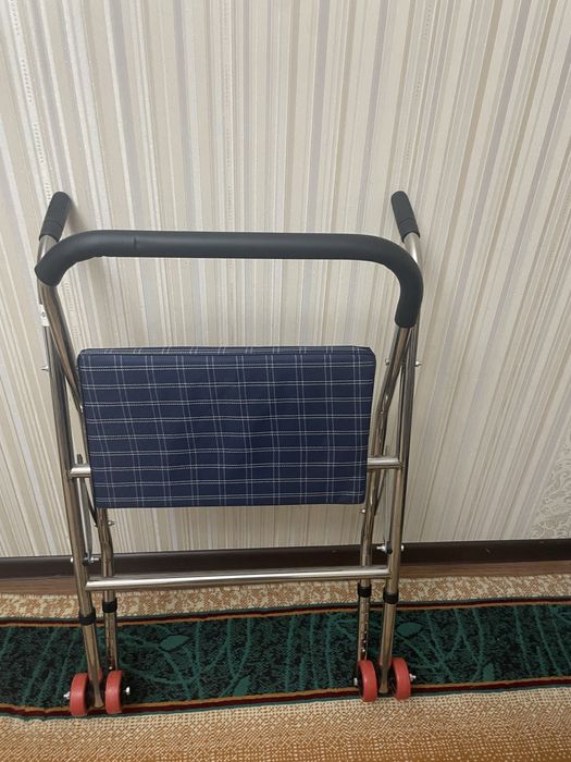 Продаются ходунки.
