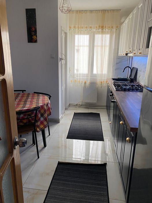 Vând apartament zona buium!