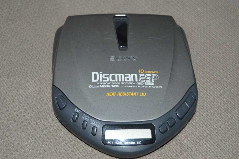 Pachet 2 buc. Sony Discman (D-133 și D-E300AN) – DEFECTE / Pentru piese sau reparație