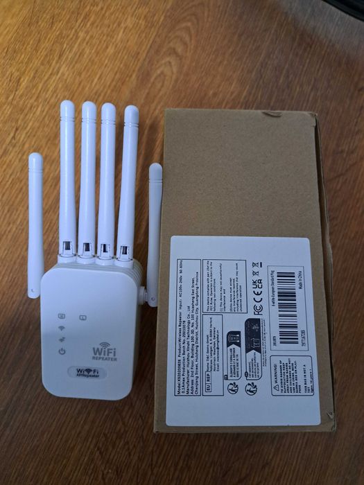Router extinder(amplificare si extindere semnal pana la 100 m)