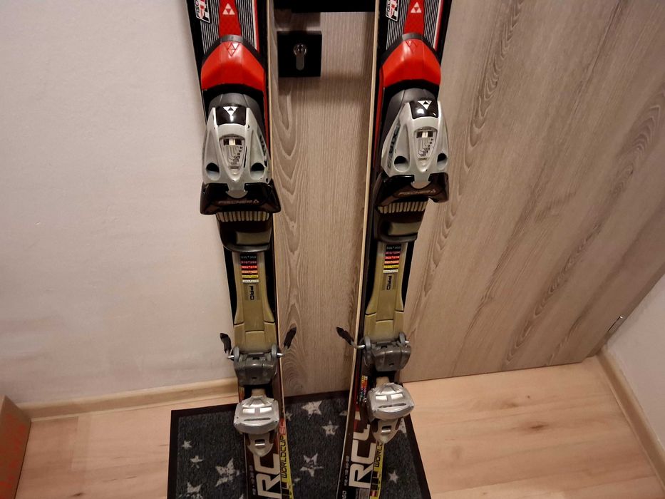 Ски 160см Fischer карвинг
