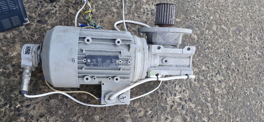 Мотор-редуктор.   SIEMENS