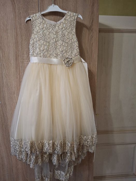 Нарядное  платье