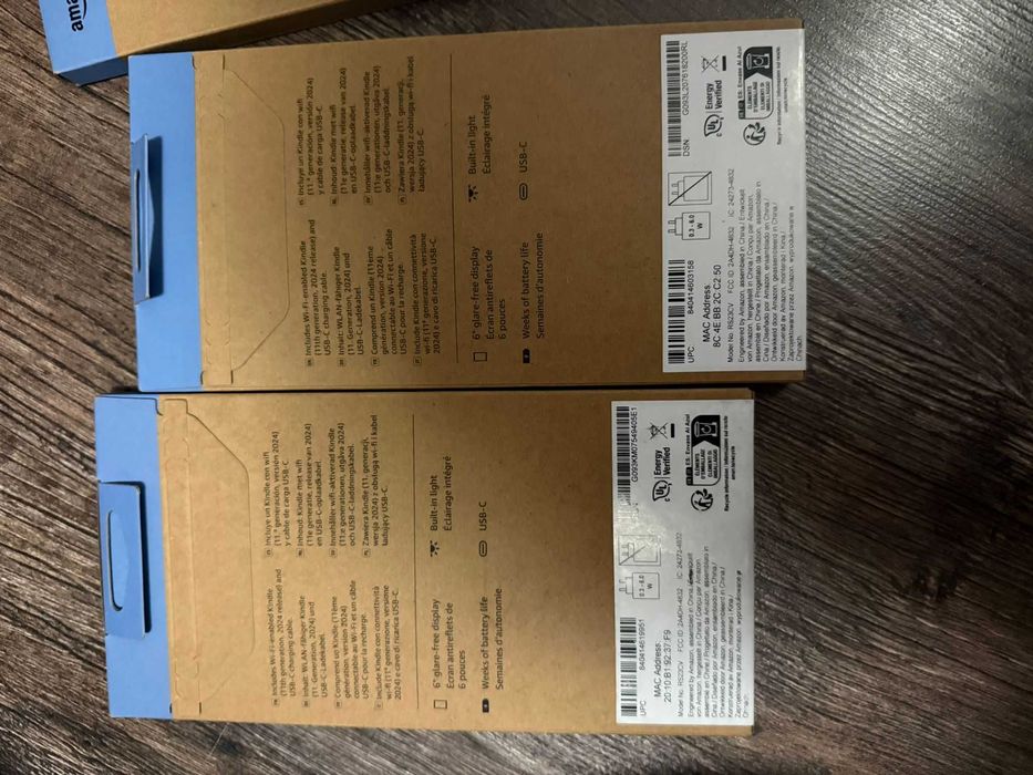 Електронен четец Amazon Kindle 2024 (11th Gen), 16 GB, Display 6", Wi-Fi, USB-C, С Reclame, Черен