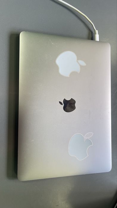 Macbook Pro 2020 13dyum