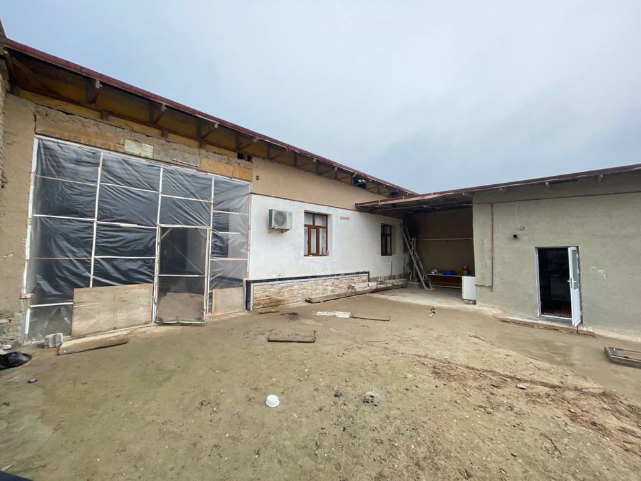 Navoiy shahrida, Karmana tumanida 7 sotixli hovli sotiladi