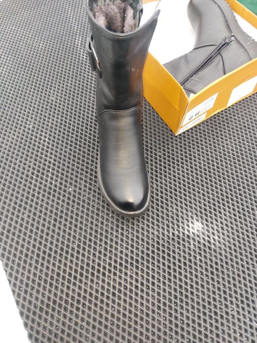 Женские зимние сапоги.