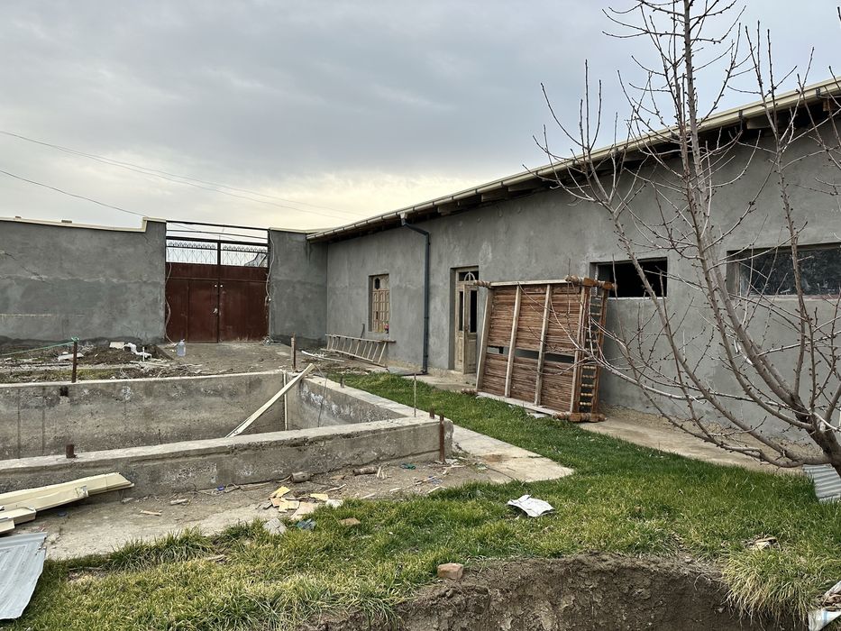 Срочно!!! Продаётся дом. В близи Районого хакимията. Райцент ор 38 шк