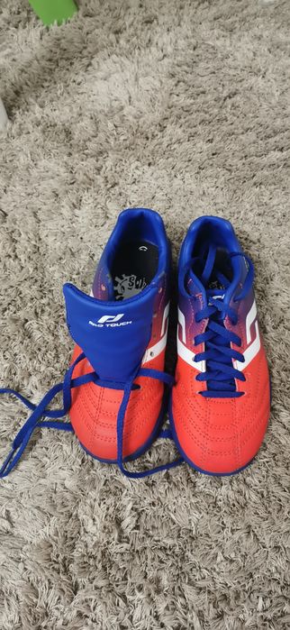 Кроссовки  для спорта в зале