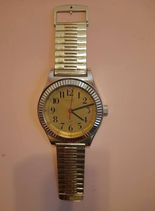 Vand ceas vechi anii 90