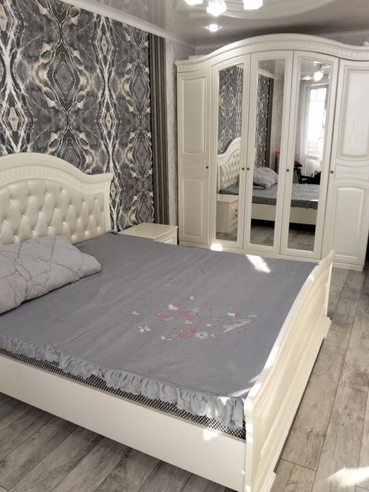 Продам спальный гарнитур