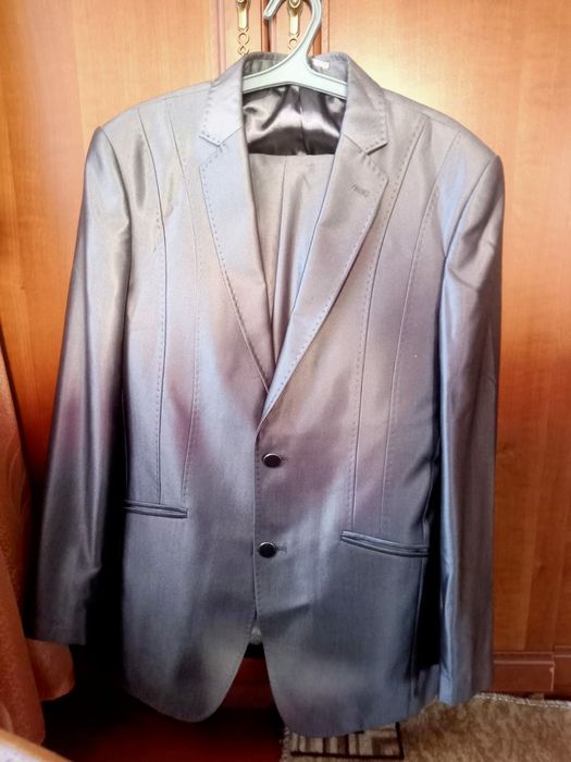 Продам Костюм мужской