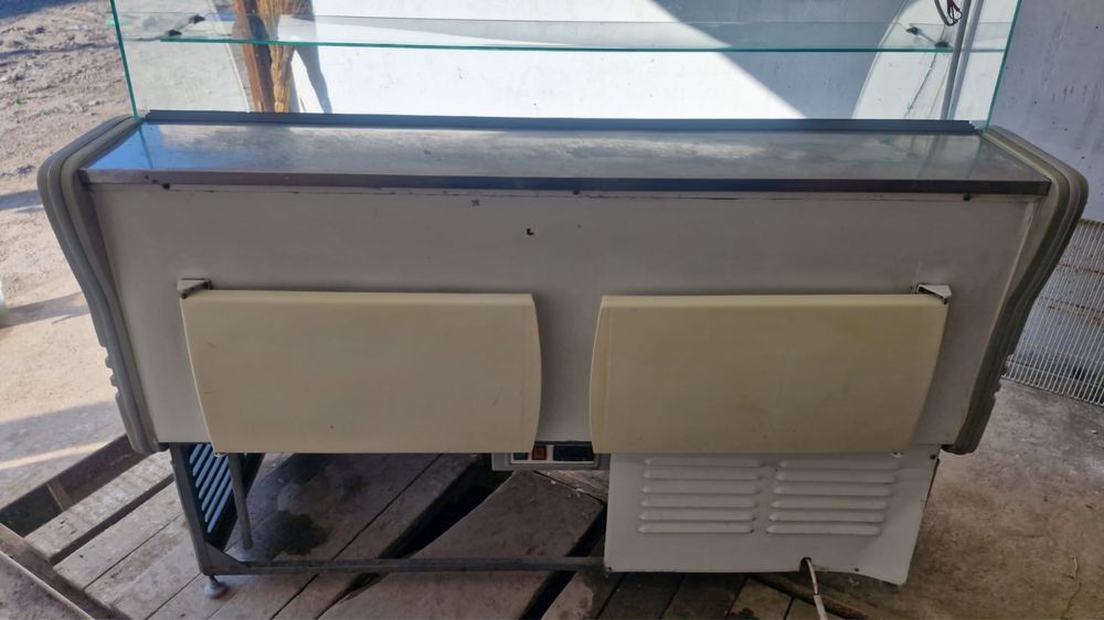 Ветринный холодильник