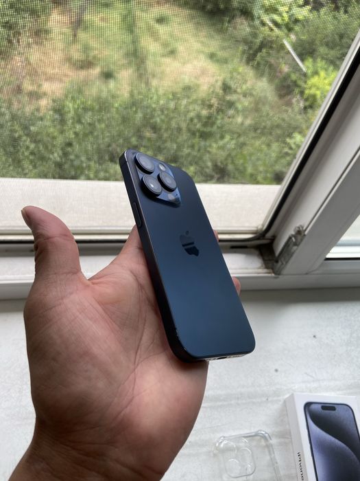 Продам iPhone 15 Pro 256Gb Blue
