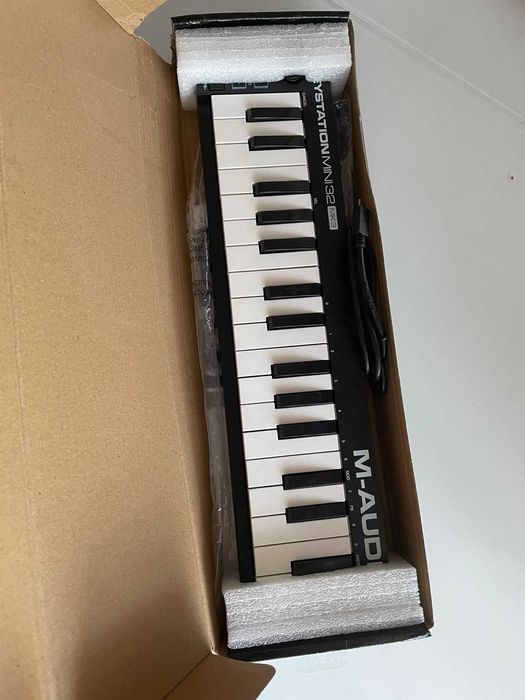 продам MIDI клавиатуру