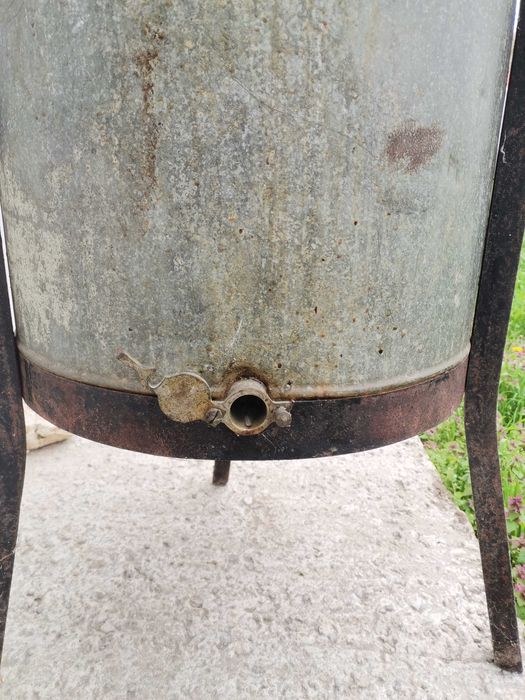 Центрофуга за мед