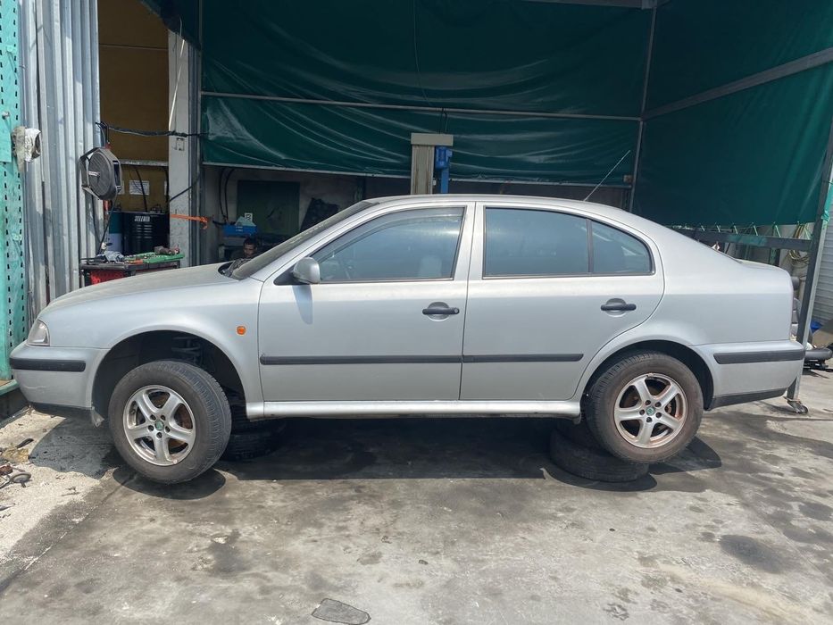 Shkoda Octavia 2.0i НА ЧАСТИ!!!