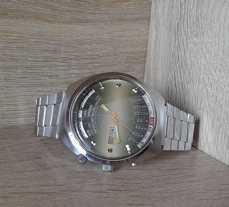 Ceas Orient multi year calendar automatic din anii '70  impecabil