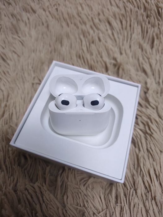 Apple AirPods Pro (1го поколения)