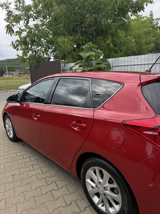 TOYOTA Auris 2013 — imagine 3