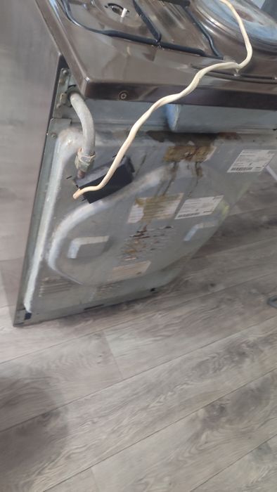 Продаеться Газо-электро плита