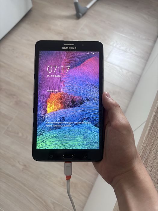 Планшет Samsung Galaxy Tab 4
