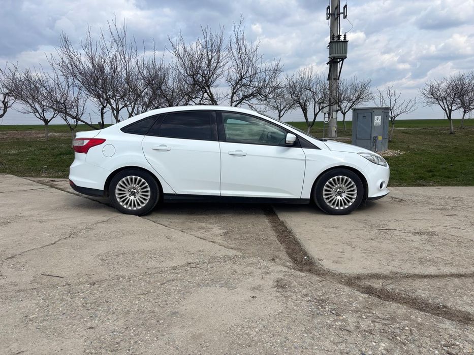 Vând Ford Focus Mk3