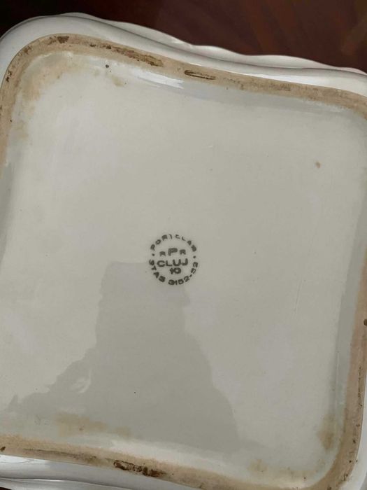 Farfurii, boluri retro, decorative