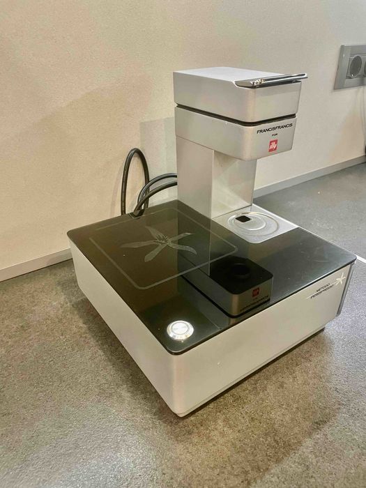 Кафе машина Illy капсули