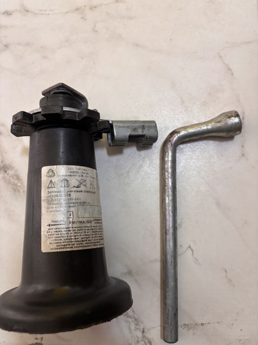 Продам  чехол   . НлваяДомкрат. Полики гель