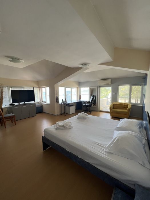 Дава се под наем Етаж от къща в Балчик - 200 кв.м за 229.5 € - Снимка #19