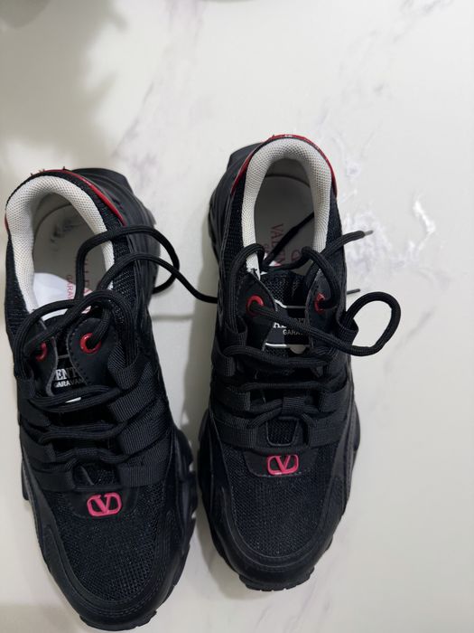 Маратонки Valentino