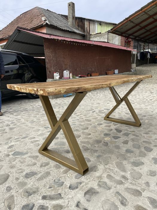 Masa din lemn masiv stejar. Model rustic noua f frumoasa