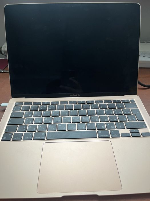 Макбук м1 8/256гб