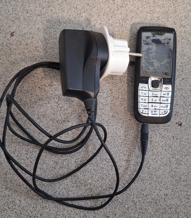 Стар мобилен телефон Nokia
