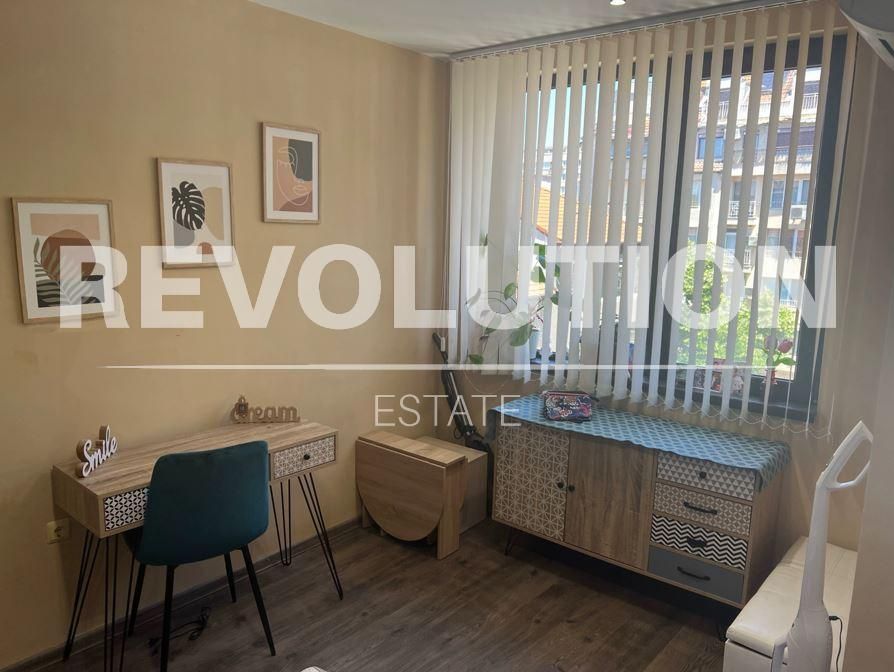 Дава се под наем Двустаен апартамент в Варна, Център - 50 кв.м за 500 € - Снимка #3