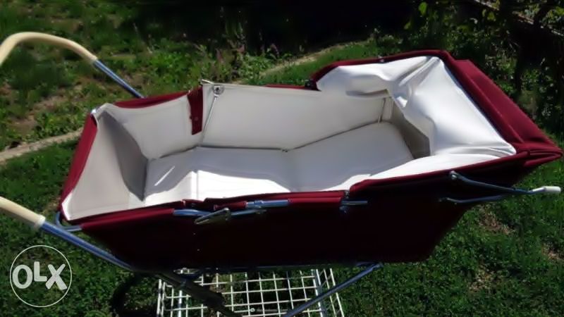 Ретро бебешка количка