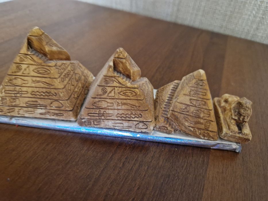 Египетские пирамидки и сфинкс