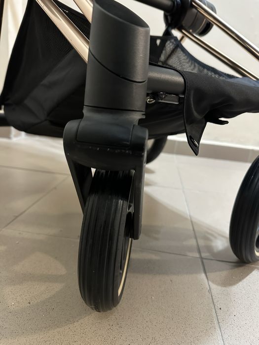 Cybex priam 4 с тапицерия simply flowers