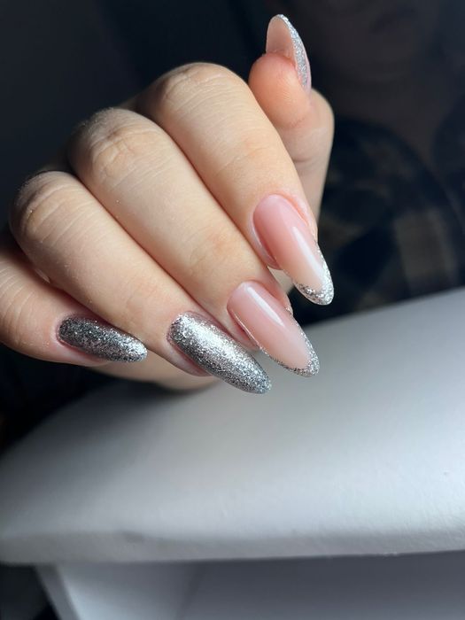 Услуги парикмахера и мастера маникюра