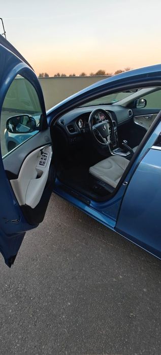 VOLVO V40 2015 — imagine 5