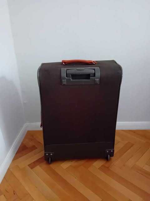 Куфар American Tourister                   .