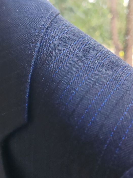 Costume stofă superioara bărbați 250 ron bucata.