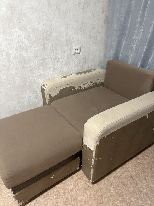 Продаётся удобное кресло-кровать.