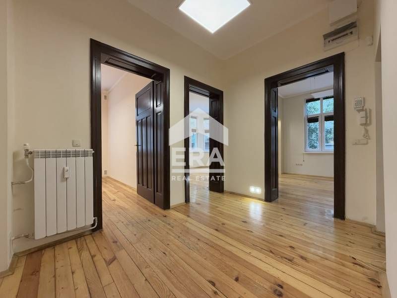 Продава се Офис в София, Център - 126 кв.м за 5715 €/кв.м - Снимка #3