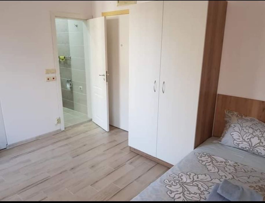 Дава се под наем Едностаен апартамент в Русе, Център - 32 кв.м за 193.8 € - Снимка #2