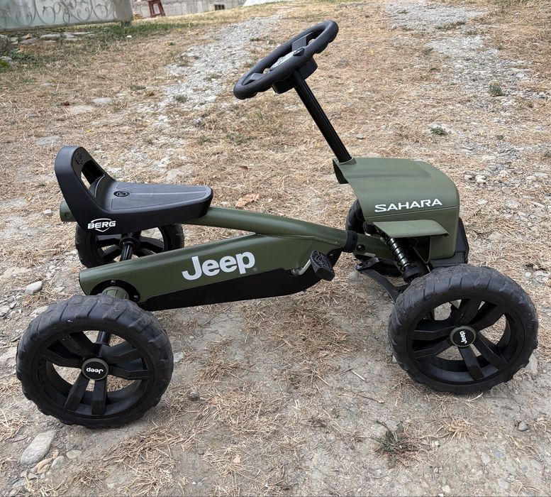 Kart  cu pedale Jeep Berg